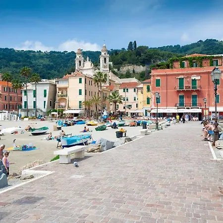 Bilo Lungomare 80mt From Sea * Albenga
