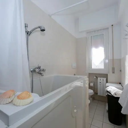 Bilo Lungomare 80mt From Sea Apartment Albenga