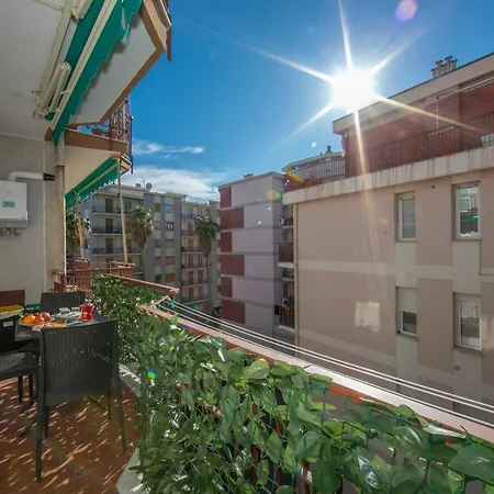 Bilo Lungomare 80mt From Sea Apartment Albenga